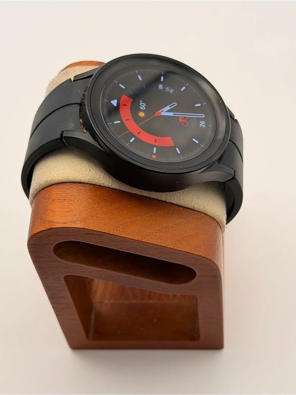 Samsung Galaxy Watch 5 Pro, Tested, Excellent, 44mm,Sapphire Crystal, Charger